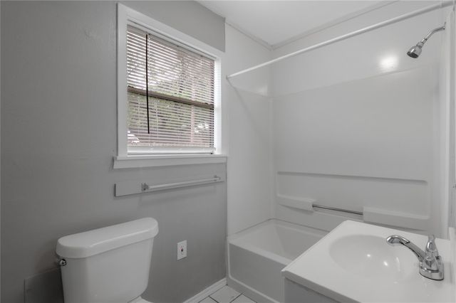 700 Gray Street 2, Huntsville, TX 77320