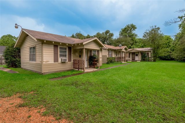 700 Gray Street 2, Huntsville, TX 77320