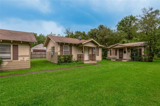 700 Gray Street 2, Huntsville, TX 77320