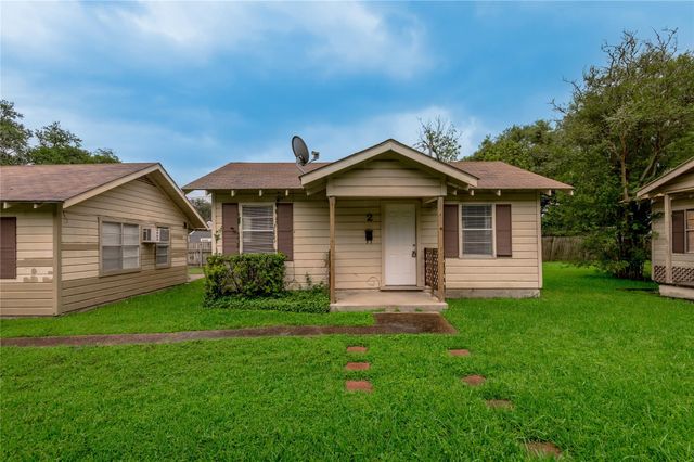 700 Gray Street 2, Huntsville, TX 77320