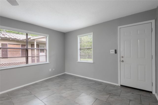 700 Gray Street 2, Huntsville, TX 77320