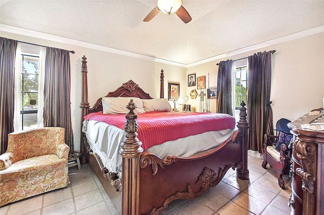 155 Pahalawe LN, Bastrop, TX 78602
