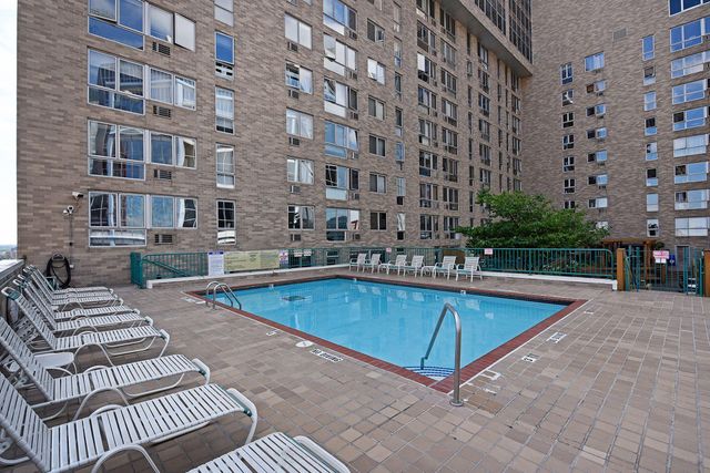 433 S 7th Street 1701, Minneapolis, MN 55415