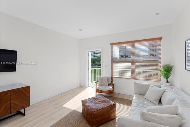 2445 Lake Pancoast Dr M, Miami Beach, FL 33140