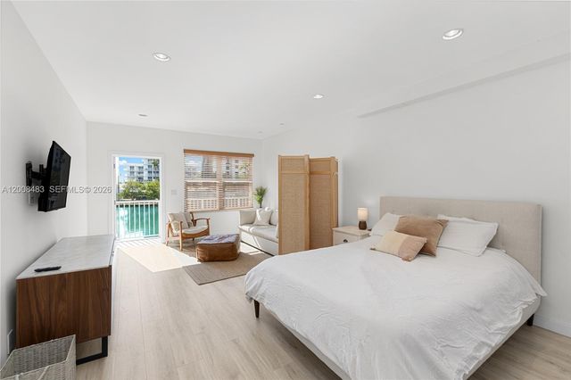 2445 Lake Pancoast Dr M, Miami Beach, FL 33140