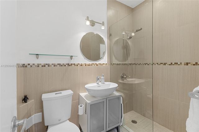 2445 Lake Pancoast Dr M, Miami Beach, FL 33140