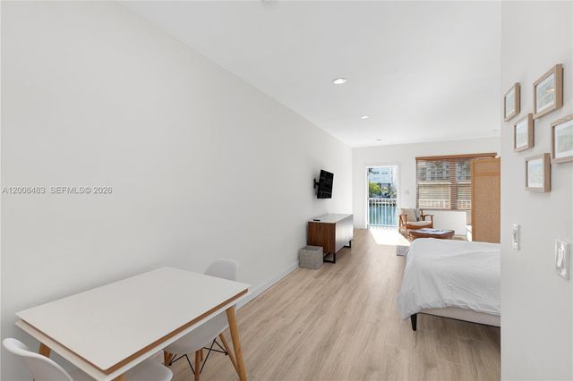 2445 Lake Pancoast Dr M, Miami Beach, FL 33140