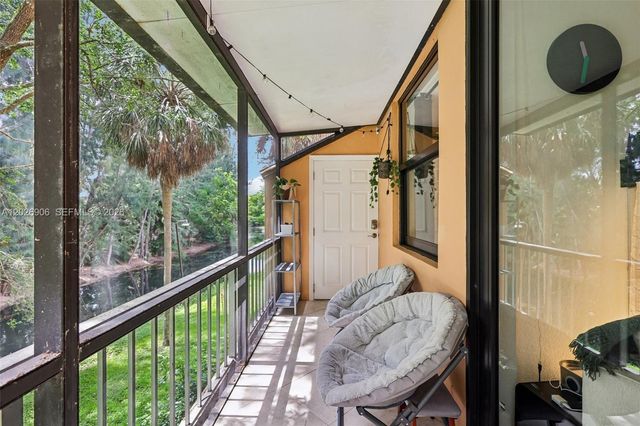400 Commodore Dr 206, Plantation, FL 33325