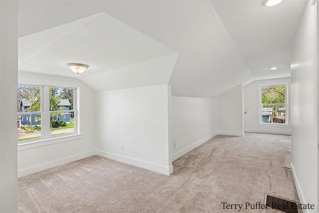 72 E Grand Avenue, Muskegon, MI 49442