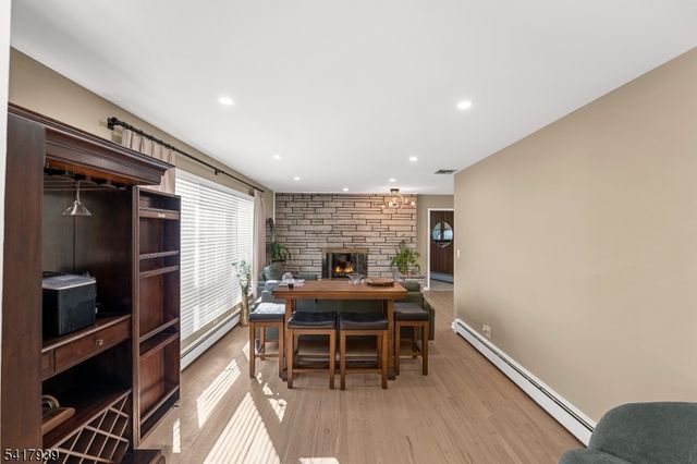 304 River Rd, East Hanover Twp., NJ 07936