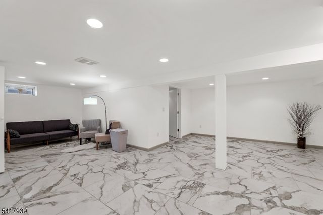 304 River Rd, East Hanover Twp., NJ 07936