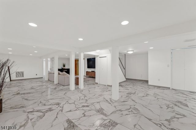 304 River Rd, East Hanover Twp., NJ 07936