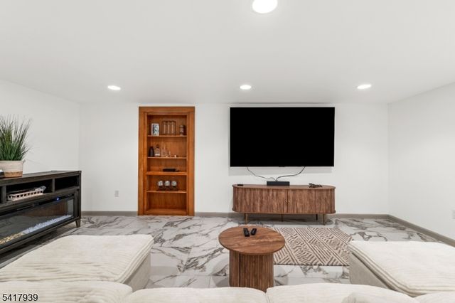 304 River Rd, East Hanover Twp., NJ 07936