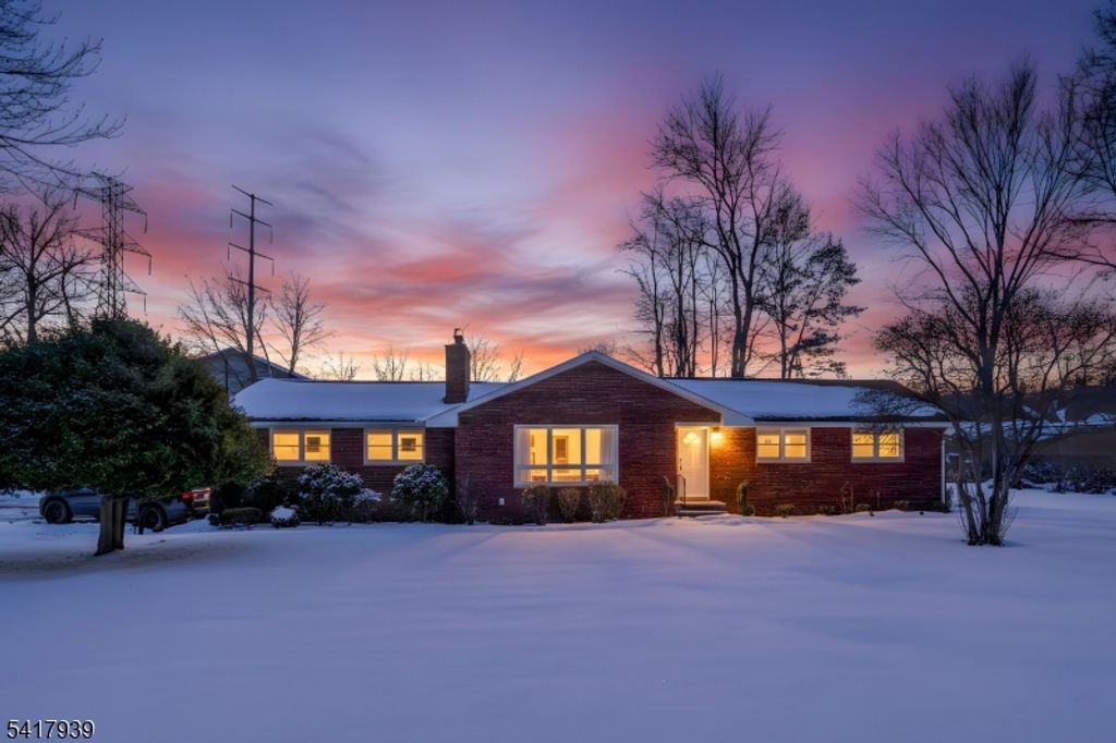 304 River Rd, East Hanover Twp., NJ 07936