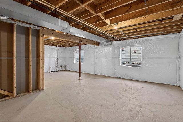 112 Valle Tell Drive, New Glarus, WI 53574