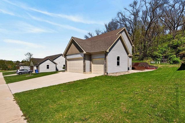 112 Valle Tell Drive, New Glarus, WI 53574