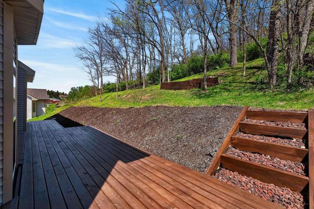 112 Valle Tell Drive, New Glarus, WI 53574