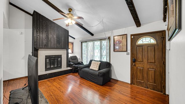 7463 Hendricks Street, Merrillville, IN 46410