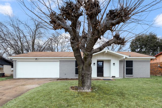 5645 Comer Drive, Fort Worth, TX 76134