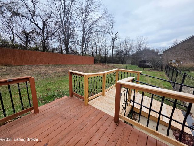 140 Benelli Dr, Bardstown, KY 40004