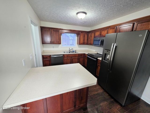 140 Benelli Dr, Bardstown, KY 40004