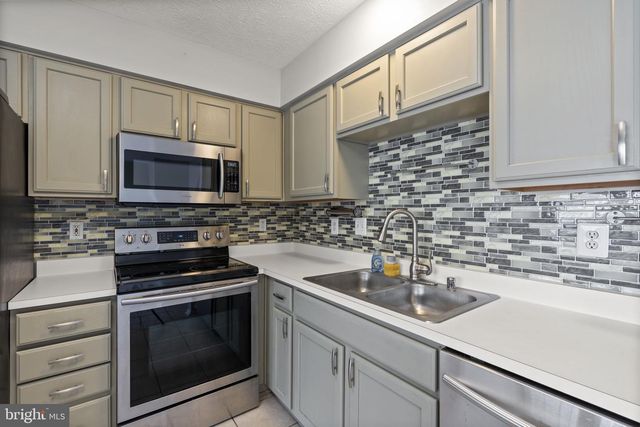 5030 FINSBURY RD, Rosedale, MD 21237