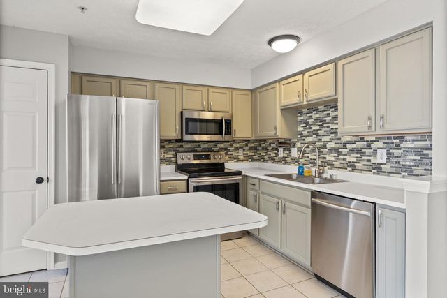 5030 FINSBURY RD, Rosedale, MD 21237