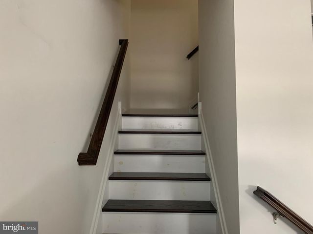 16 MANCHESTER DR, Hatboro, PA 19040