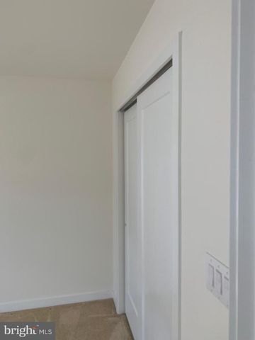 16 MANCHESTER DR, Hatboro, PA 19040