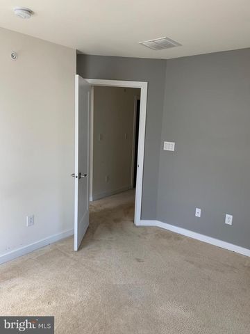16 MANCHESTER DR, Hatboro, PA 19040
