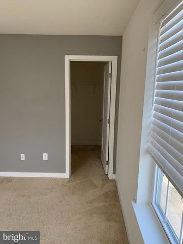 16 MANCHESTER DR, Hatboro, PA 19040