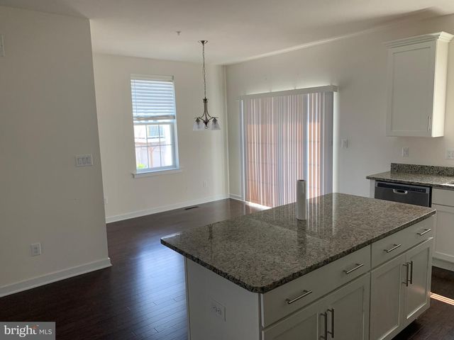 16 MANCHESTER DR, Hatboro, PA 19040