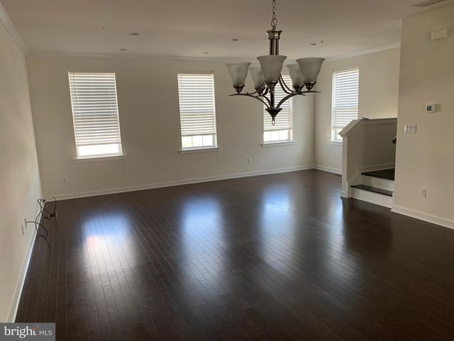 16 MANCHESTER DR, Hatboro, PA 19040