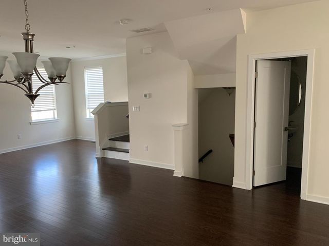 16 MANCHESTER DR, Hatboro, PA 19040