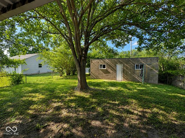 208 E 35th Street, Anderson, IN 46013