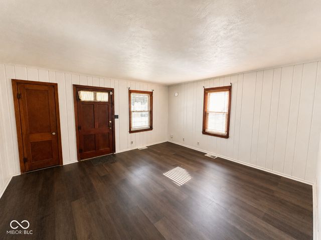208 E 35th Street, Anderson, IN 46013