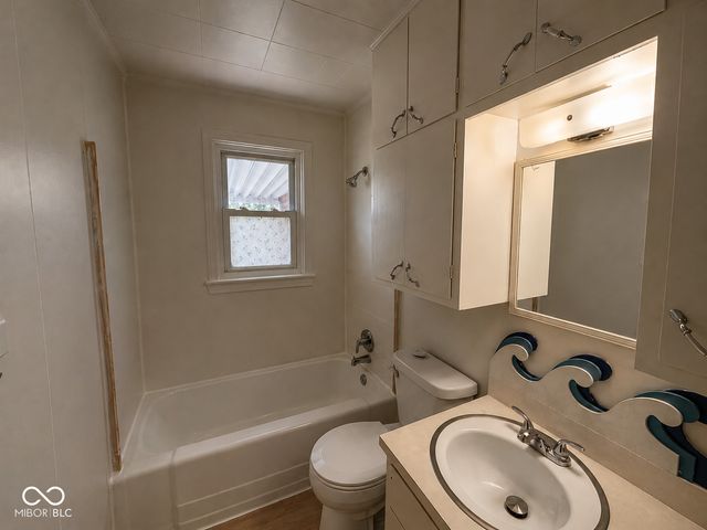208 E 35th Street, Anderson, IN 46013