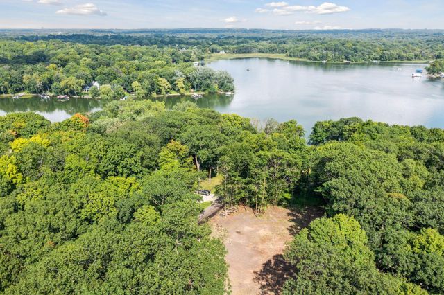 601 Fox Hill Drive, Chanhassen, MN 55317