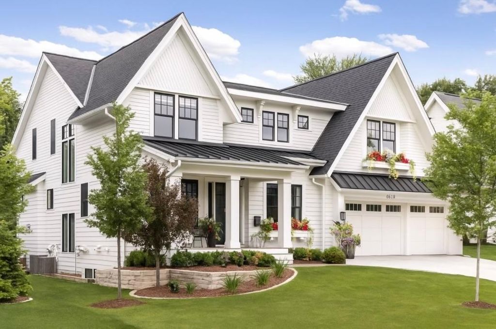 601 Fox Hill Drive, Chanhassen, MN 55317