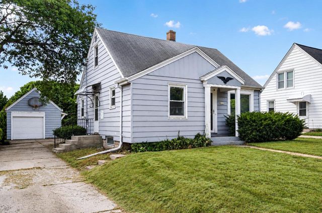 8925 W Cleveland AVENUE, West Allis, WI 53227