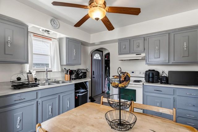 8925 W Cleveland AVENUE, West Allis, WI 53227
