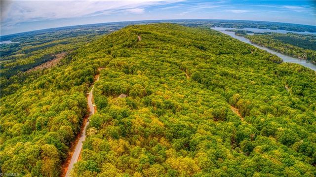 2243 Sierra Trace Road, Denton, NC 27239