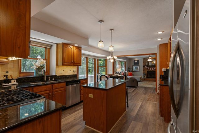 21495 Old Walnut Court, South Bend, IN 46628