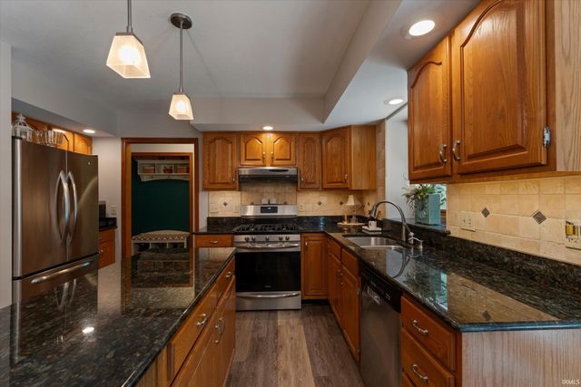 21495 Old Walnut Court, South Bend, IN 46628