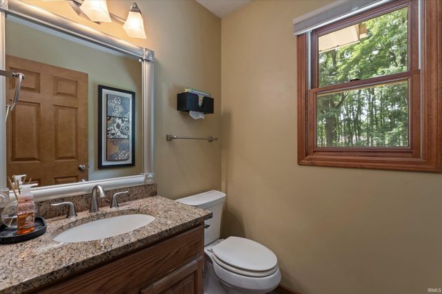 21495 Old Walnut Court, South Bend, IN 46628