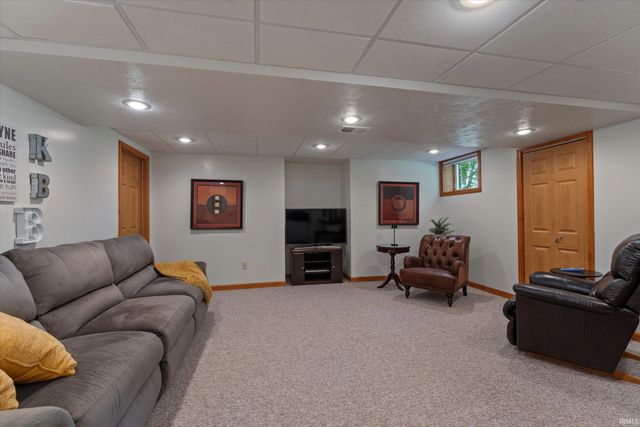 21495 Old Walnut Court, South Bend, IN 46628