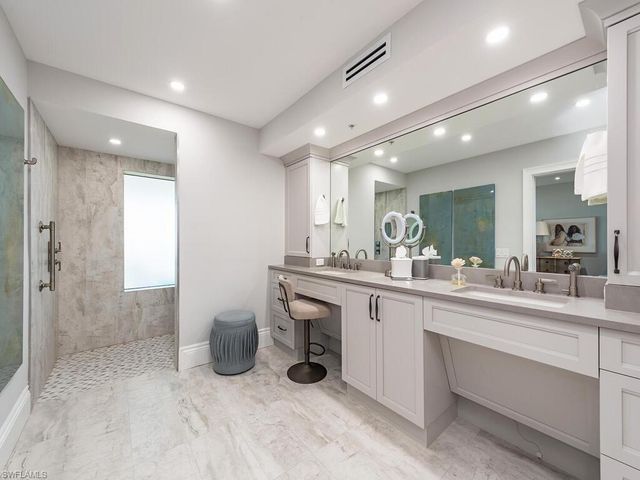 7425 Pelican Bay BLVD # 1706, Naples, FL 34108