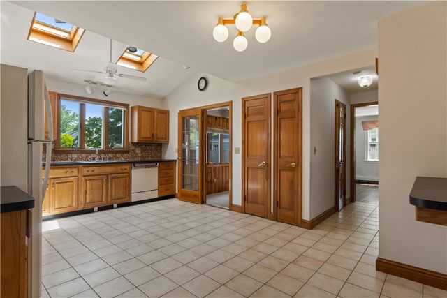 20 Drowne Parkway, East Providence, RI 02916