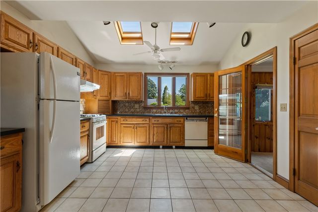 20 Drowne Parkway, East Providence, RI 02916