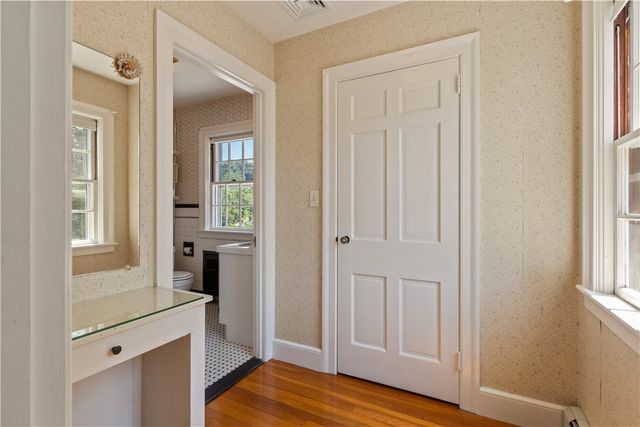 20 Drowne Parkway, East Providence, RI 02916